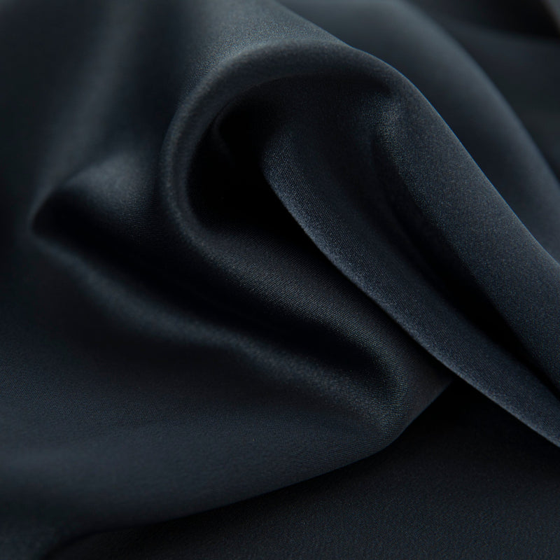     tecido_liso_para_vestidos_de_cerimonia_cetim_com_lycra_Ester_azul_escuro